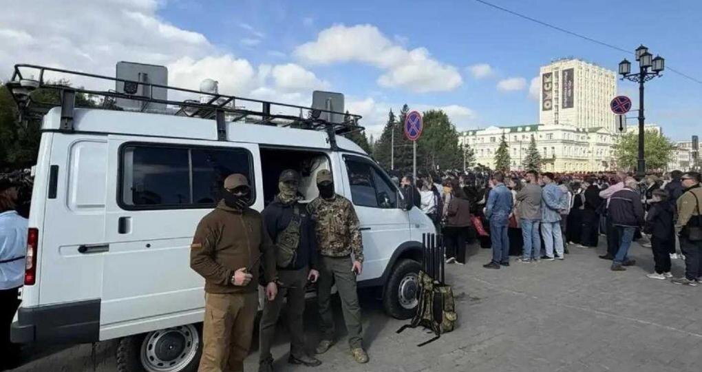В центре Омска установили машину для блокировки БПЛА