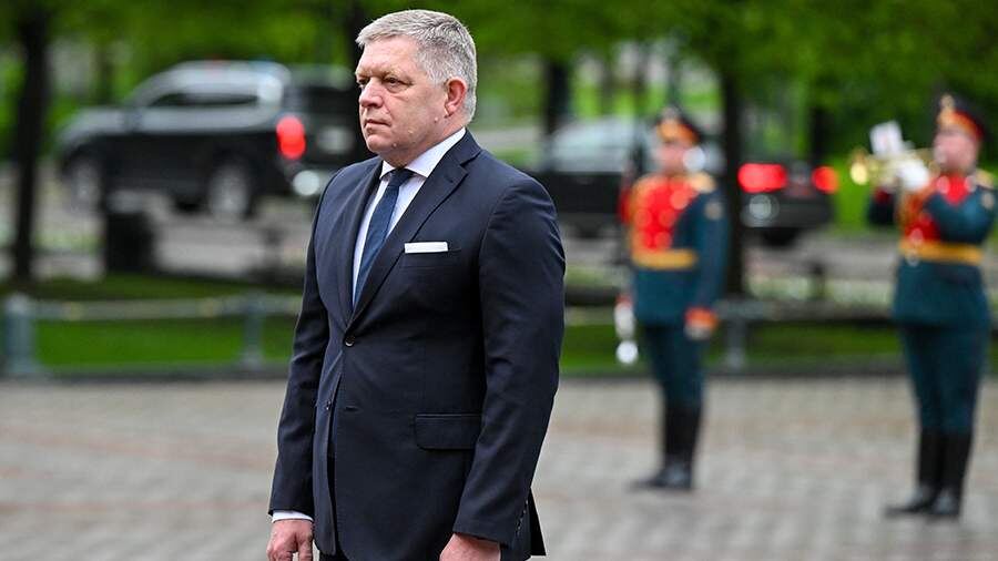 Фицо пообещал Путину заботиться о кладбищах советских солдат в Словакии