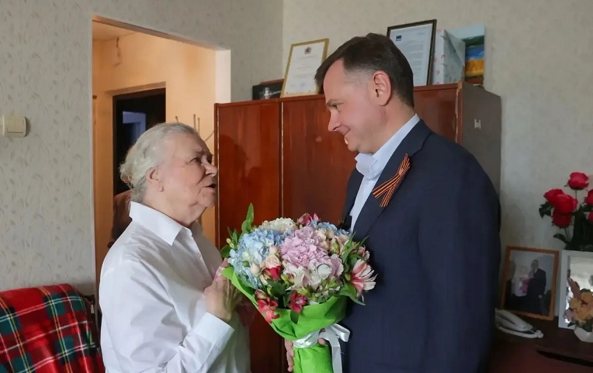 102-летняя ветеран войны дала напутствие губернатору Слюсарю
