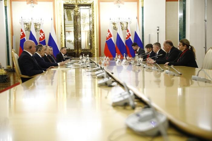 Переговоры Владимира Путина и Роберта Фицо. Обложка © Life.ru