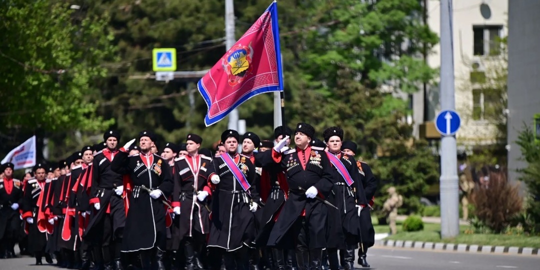 Парад в честь 81-й годовщины Победы в Новороссийске