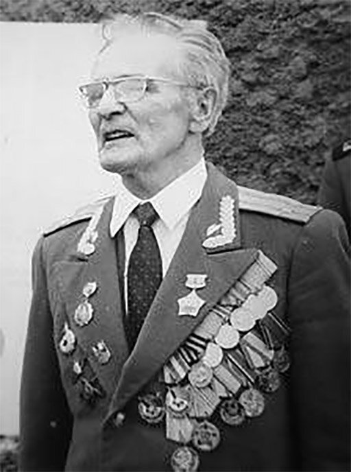 Зиновий Колобанов