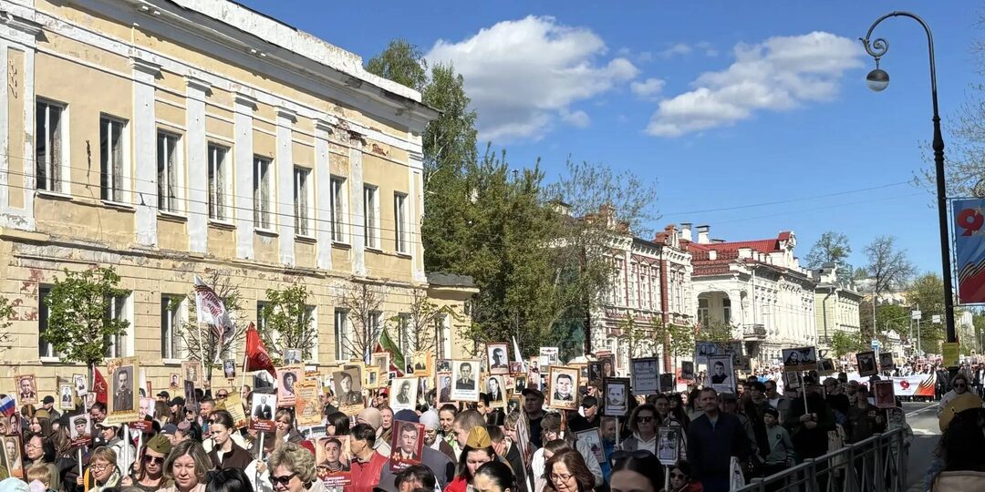 В Казани стартовало шествие «Бессмертного полка»