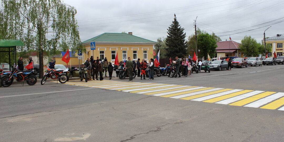 В Климово состоялся автопробег в честь 81-й годовщины Победы