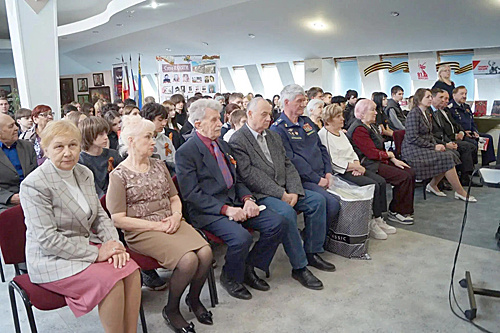   Гости и участники мероприятия. Администратор