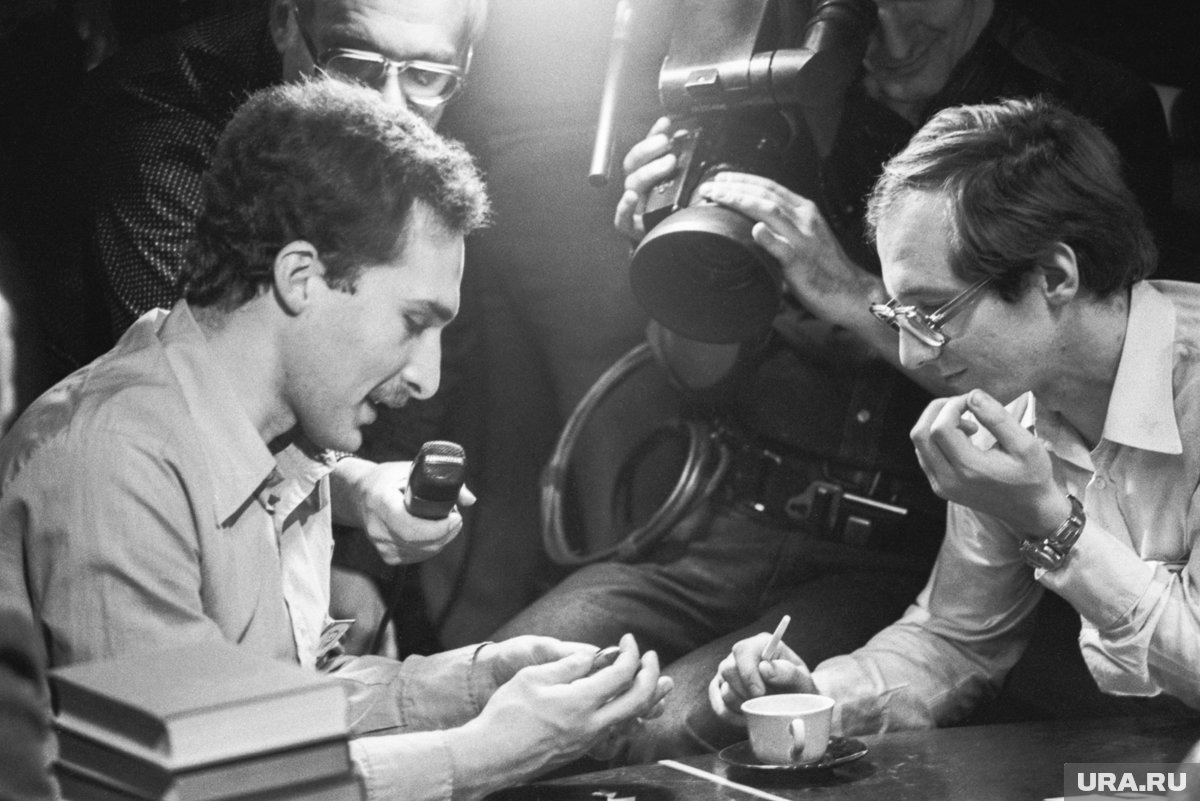   Дебют в передаче состоялся в 1981 году, с тех пор Друзь выступал почти без перерывов, что является рекордом игры