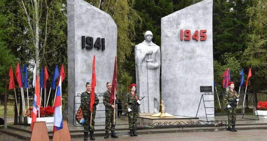 В Знаменском подключили к сетевому газу мемориал воинам-землякам