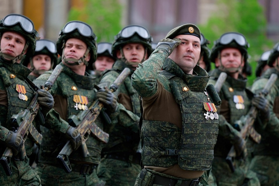    Колонна военнослужащих, принимающих участие в СВО на Параде Победы. REUTERS