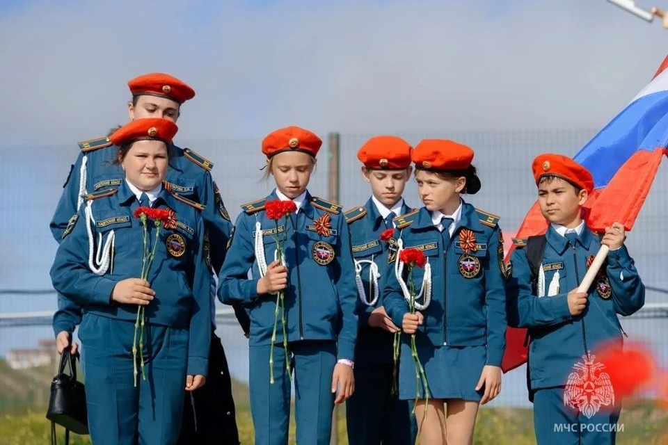    Кадеты приняли участие в праздничном мероприятии. Фото: ГУ МЧС России по Республике Крым/Tg