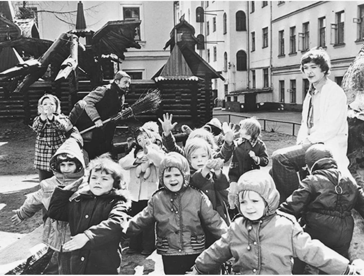 Фото: эпизод из к/ф «Усатый нянь» (советский художественный фильм 1977 года, первая полнометражная работа режиссёра Владимира Грамматикова).