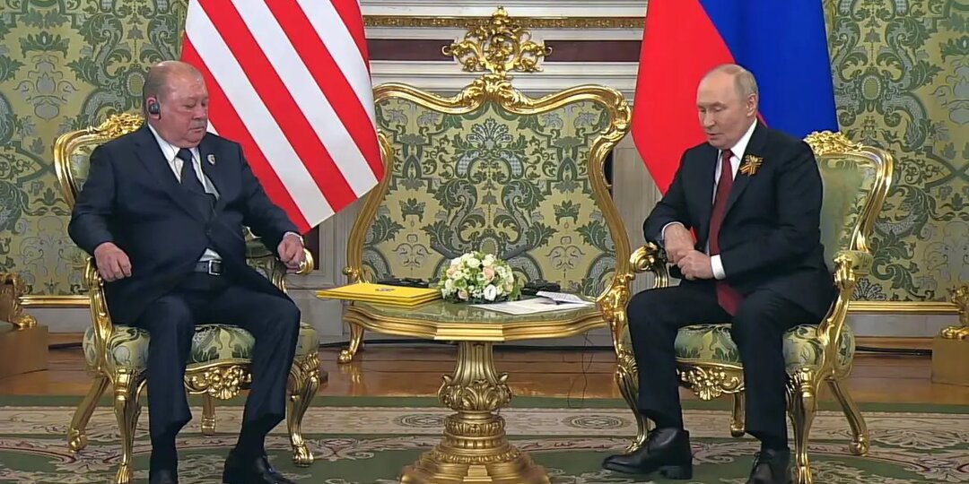Король Малайзии пригласил Путина в свою страну