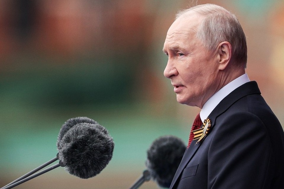    Президент России Владимир Путин выступает с речью на параде, посвященном 81-й годовщине Победы. Фото: Aлександр Щербак/ТАСС