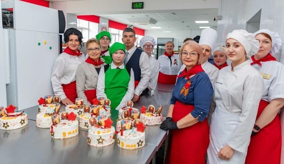    В Кемерове прошла акция «Торт Победы».