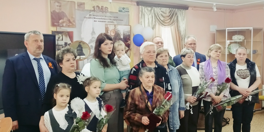 В Буе родным погибших бойцов СВО вручили ордена Мужества