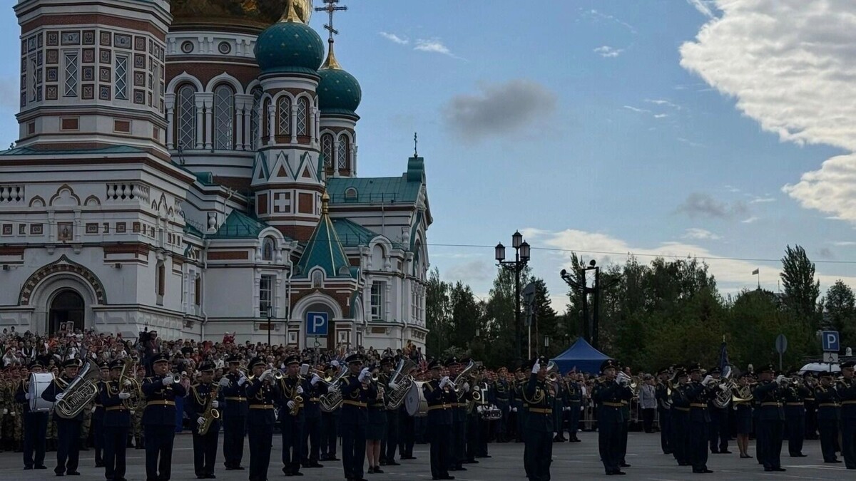    Парад Победы на Соборной площади   Ольга Скворцова / gorod55.ru