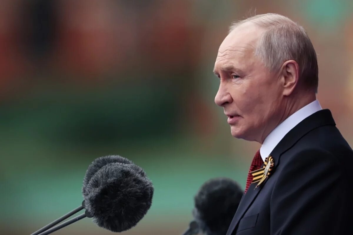    Президент РФ Владимир Путин выступает на Красной площади в Москве на военном параде в честь 81-й годовщины Победы в Великой Отечественной войне.