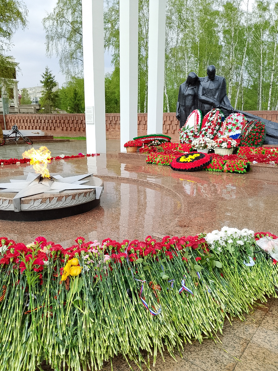 Вечный огонь на Площади памяти, 9 мая 2026, Тюмень