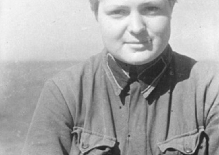 Родила от мужа-алкоголика и оставила крошечного сына матери. Что скрывали дневники отца Гули Королевой, которые он берег больше 30 лет