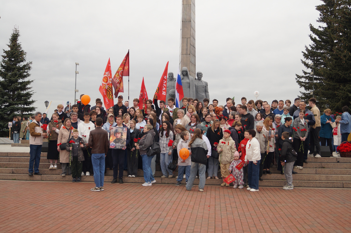 Возложение цветов.Фото аатора канала
