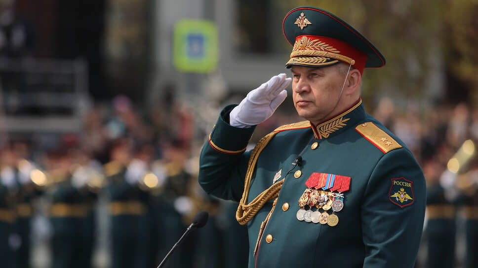 Исполняющий обязанности командующего войсками Центрального военного округа, генерал-лейтенант Дмитрий Овчаров .📷Фото: Марина Молдавская / Коммерсантъ