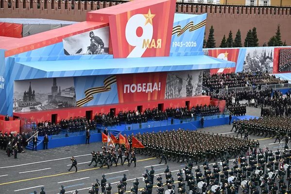 Герои СВО, знамена и "крылья Победы": парад на 9 мая в Москве (фото)
