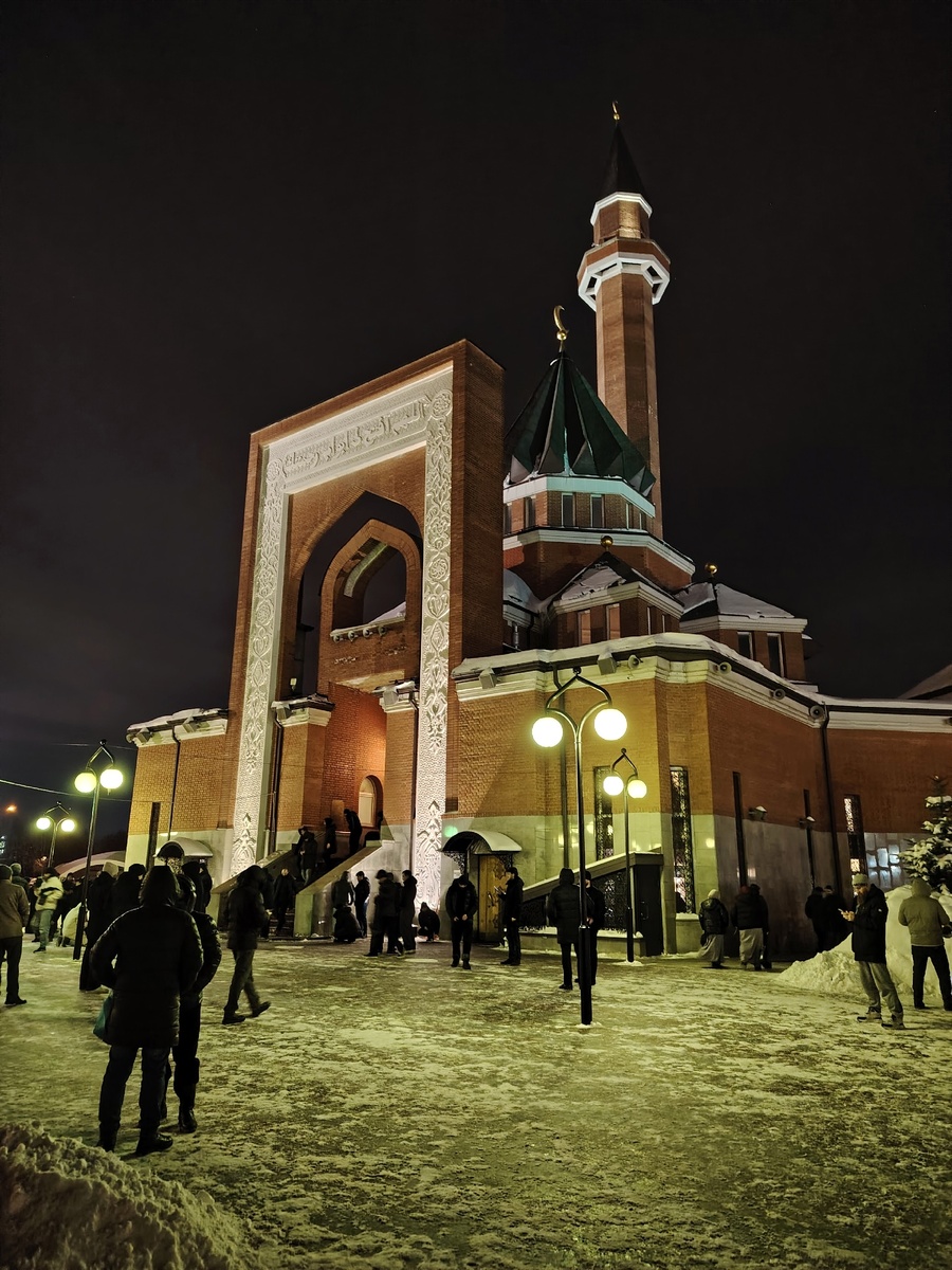 Я побывал в этой мечети в марте 2026. Фото сделано после таравиха. Москва, улица Минская, 2Б