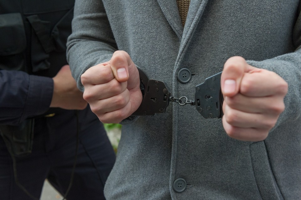    В Петербурге задержали полковника полиции и увезли в Москву, чтобы отправить в СИЗО. Олег ЗОЛОТО