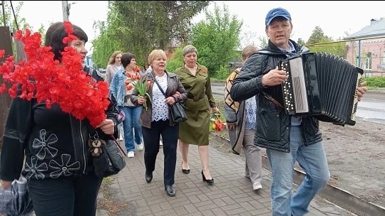 В курском приграничье 9 Мая провели автопробег и шествие