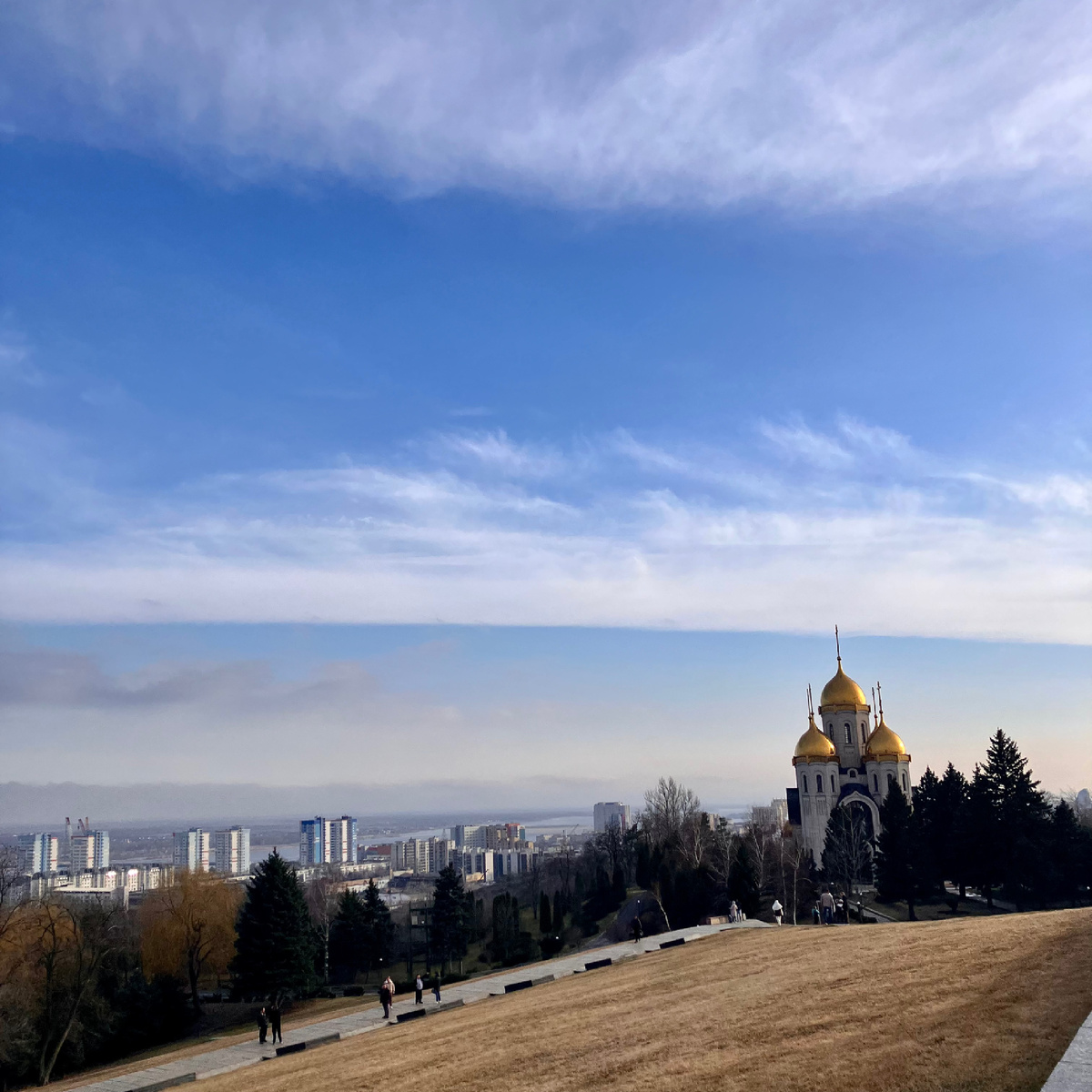 Вид на город с Мамаева кургана