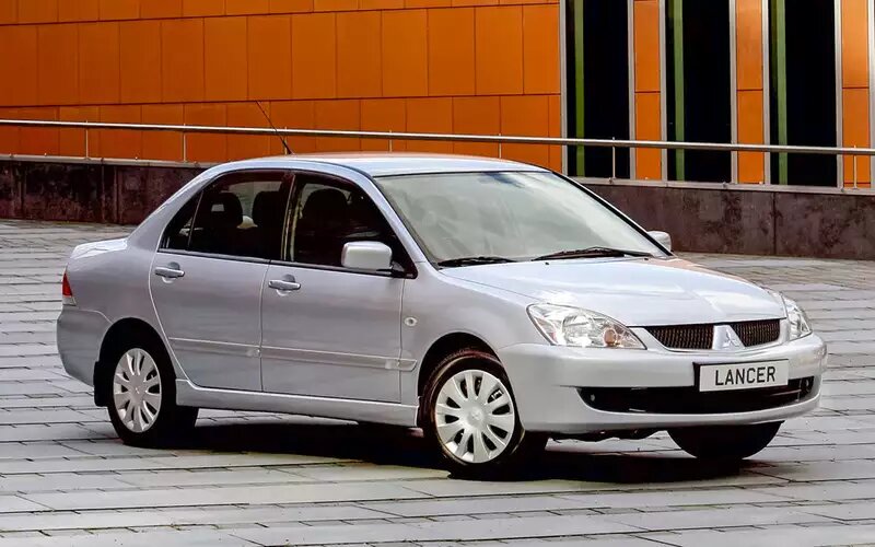 Mitsubishi Lancer📷
