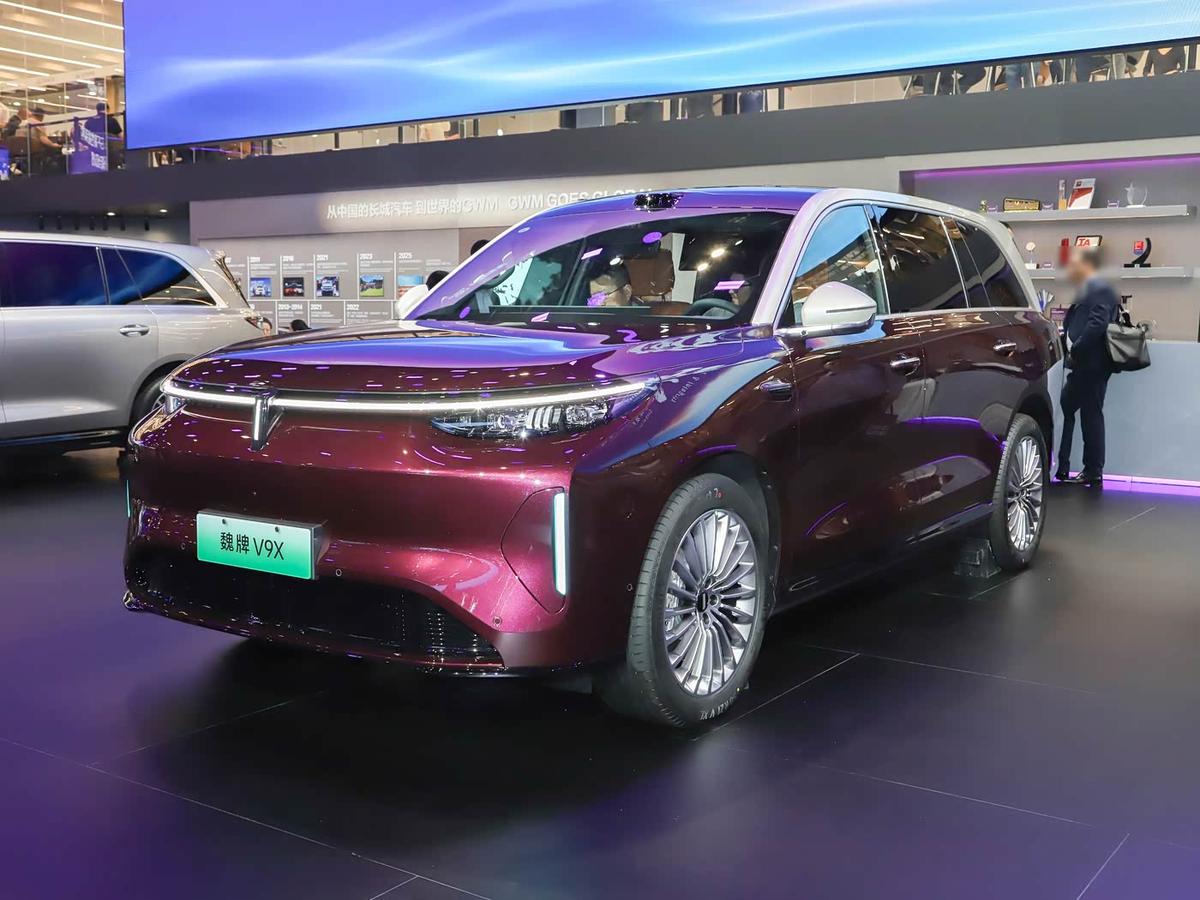 Новый кроссовер Wey V9X создан для успешной конкуренции с Lixiang L9