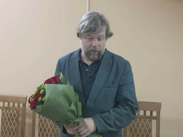     Скрин и з видео