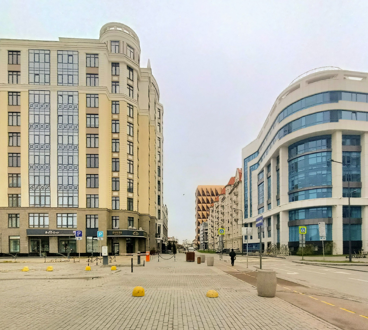 Город Екатеринбург, перекрёсток улиц Куйбышева и Горького