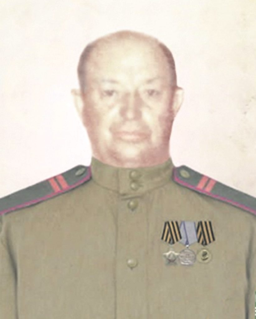   Младший сержант Адам Степанович Гринь (1912 — 1992) Наталья Игнатова
