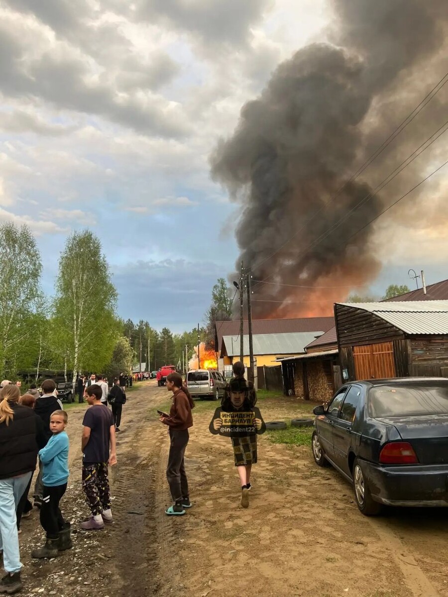    Пожар в Ларичихе. Источник: "Инцидент Барнаул"