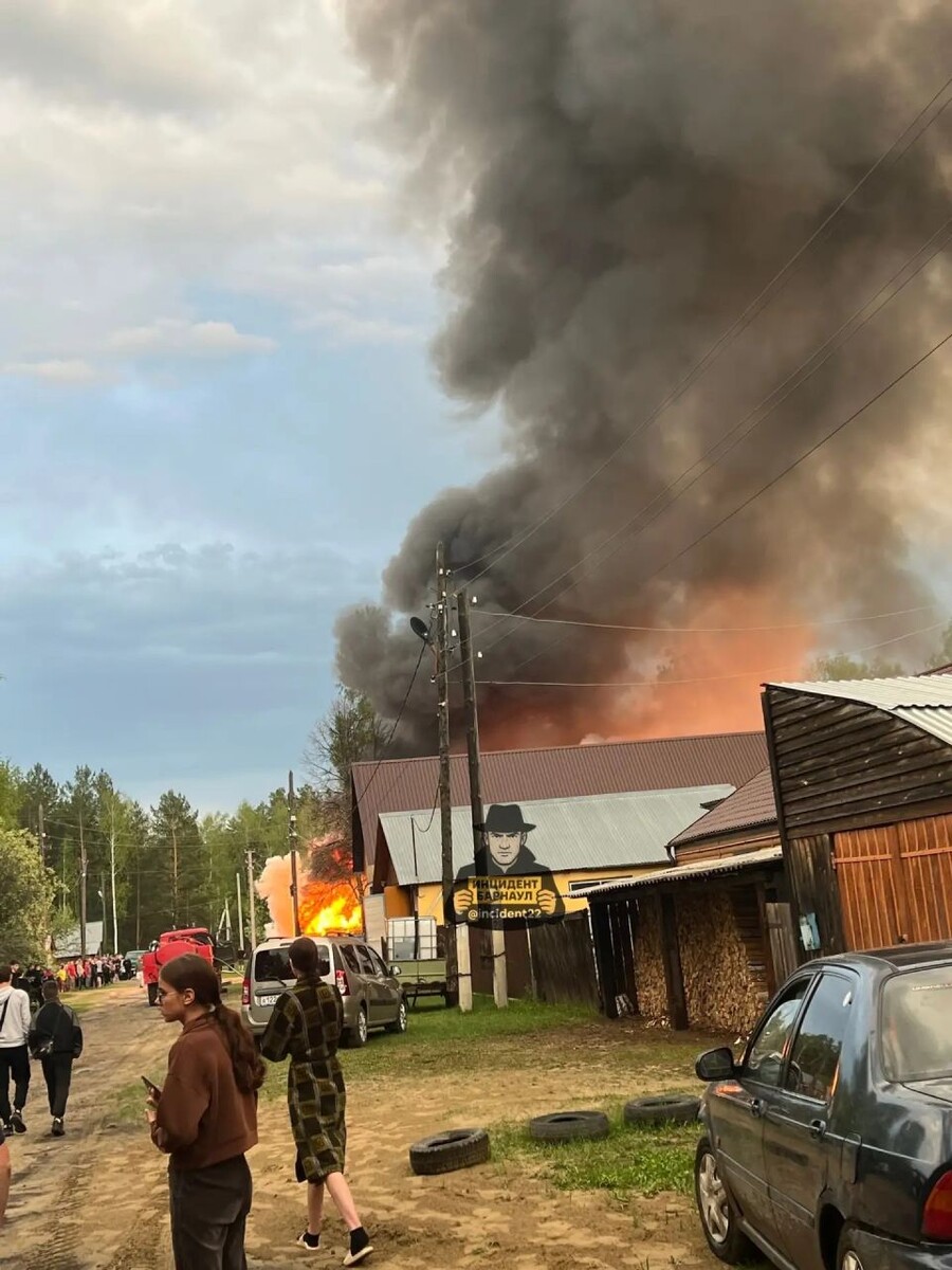    Пожар в Ларичихе. Источник: "Инцидент Барнаул"