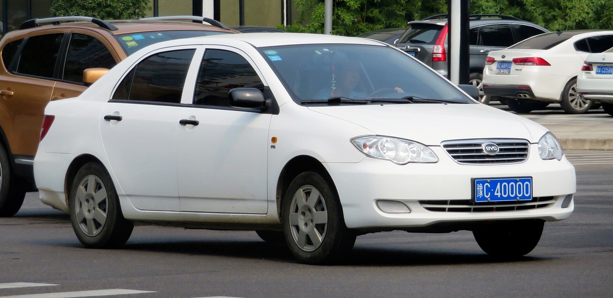 Оригинальная модель 2005—2014 годов. BYD F3 2009 года.