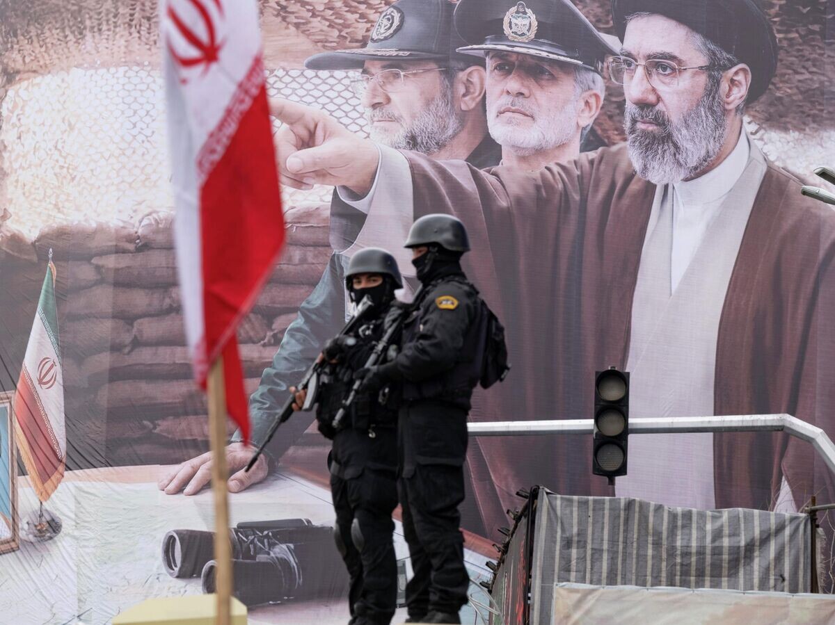    Баннер в Тегеране | © REUTERS / Morteza Nikoubazl