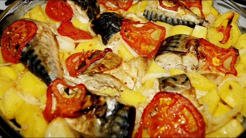 Скумбрия с овощами