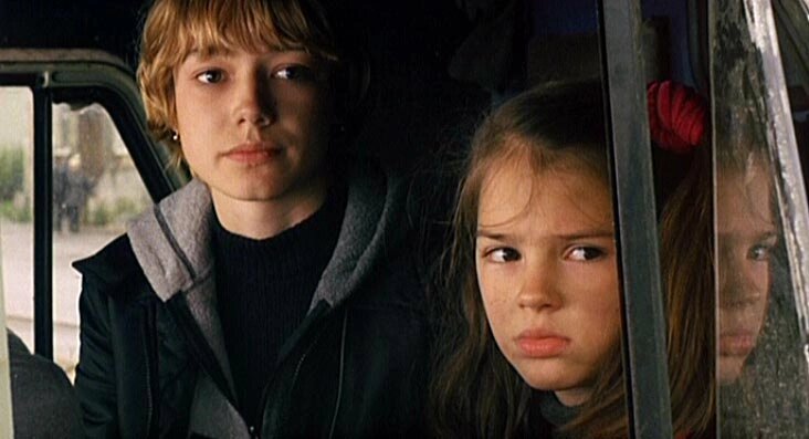    Оксана Акиньшина и Екатерина Горина в фильме «Сёстры», 2001 г.