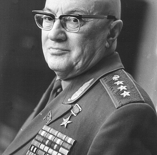 Академик, сын академика и один из лучших в мире военно-полевых хирургов