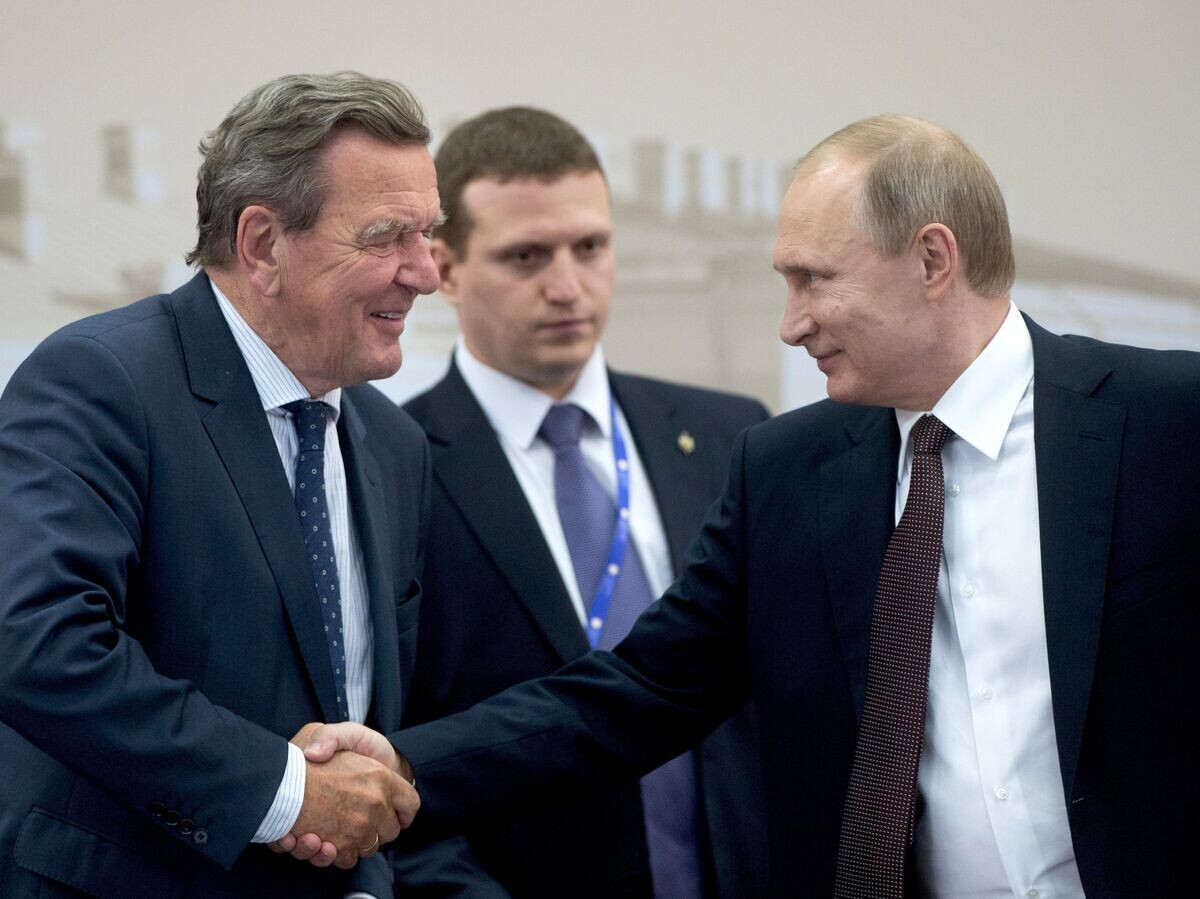    Рабочая поездка президента РФ В. Путина в Санкт-Петербург. День второй | © РИА Новости / Сергей Гунеев