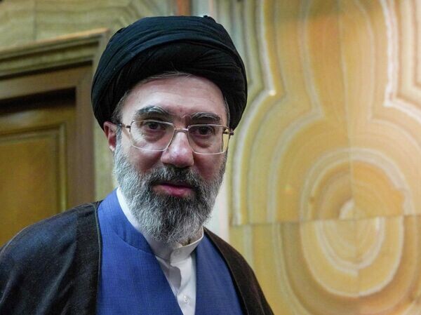    © REUTERS / Hamed Jafarnejad