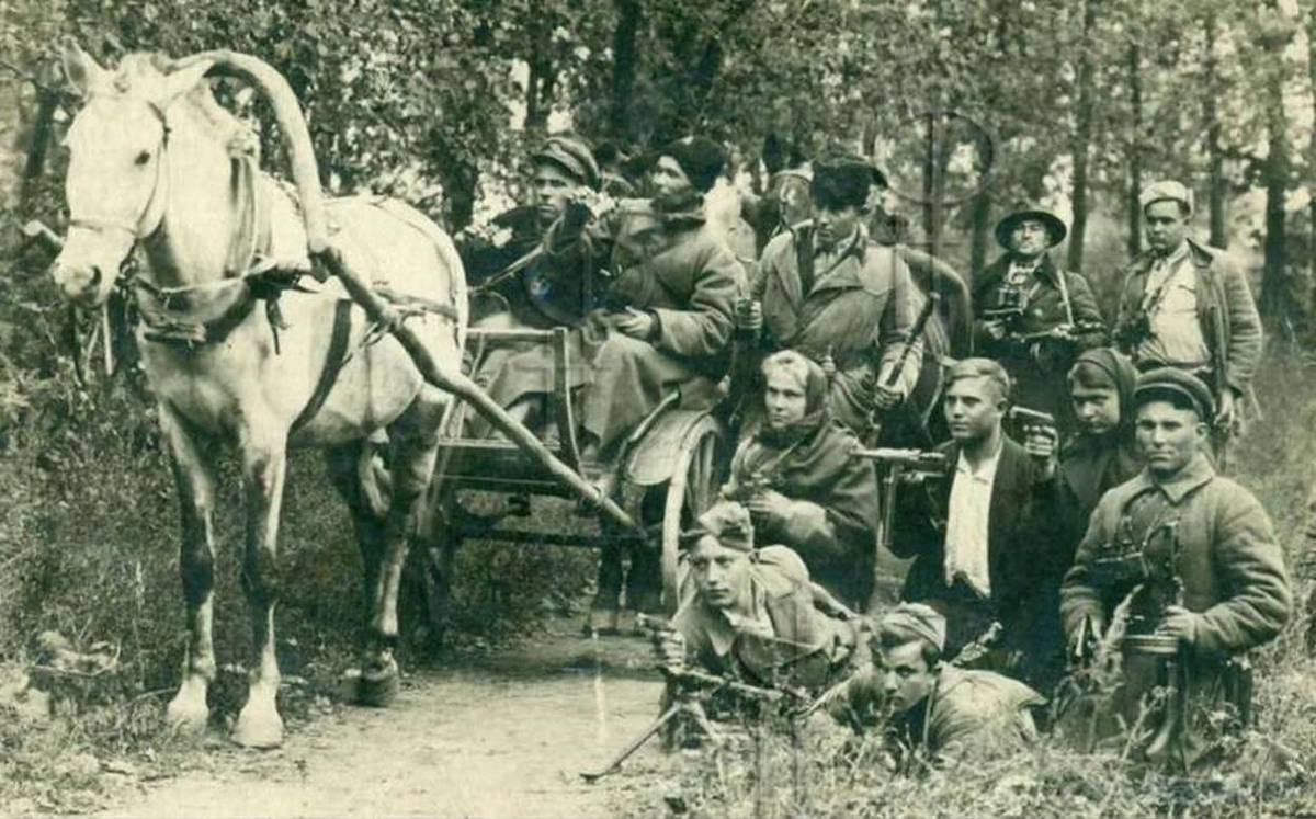 Белорусские партизаны 1942 год