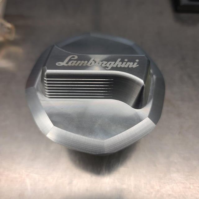Оригинальная пробка Lamborghini