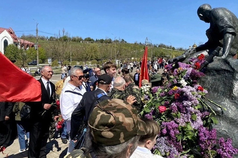    В Бердянске провели торжественно-траурные мероприятия в честь Дня Победы. Фото: администрация Бердянска