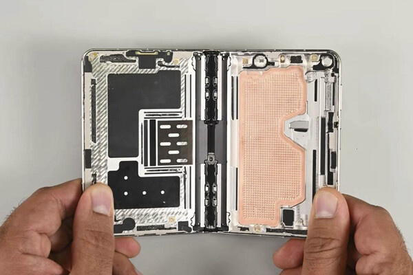 iFixit/YouTube   📷