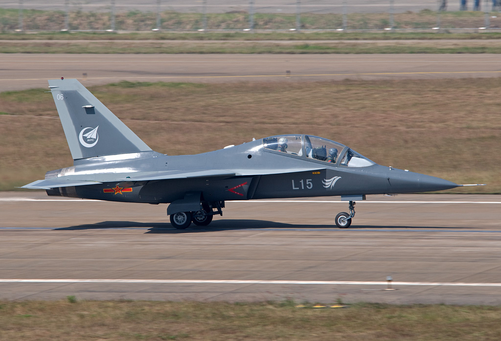 Hongdu L-15B — китайский сверхзвуковой учебно-боевой самолет (УБС) и легкий штурмовик, разработанный компанией Hongdu при участии ОКБ Яковлева. Версия L-15B отличается усиленным боевым потенциалом, включая 9 точек подвески, боевую нагрузку до 3,5 тонн и возможность использования в качестве легкого истребителя.