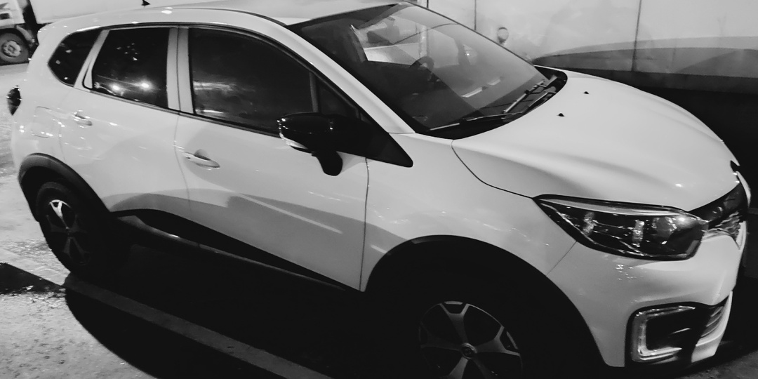 Почему я не перехожу на сенсорный рай, оставив скрипящий пластик Renault Kaptur.