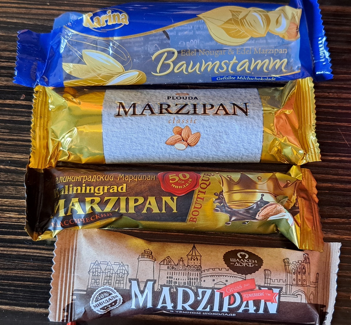 главный гастрономический бренд региона, плитки и батончики марципана от местных производителей (включая известную фабрику Шаакен Дорф и бренд Plouda).